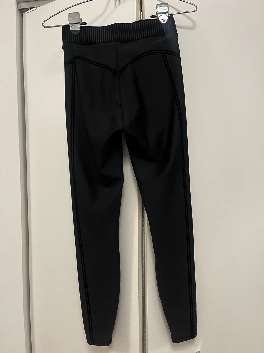 ALO Yoga Airlift High-Waist 7/8 Line Up Legging - black